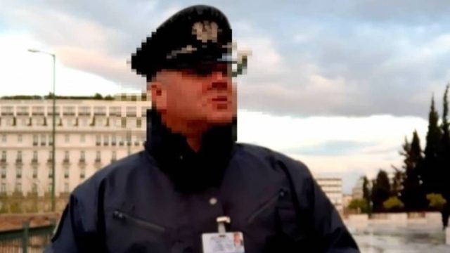 Όσα κρύβει ο αστυνομικός της Βουλής: Πώς από ειδικός φρουρός έφτασε να υπηρετεί στο κοινοβούλιο