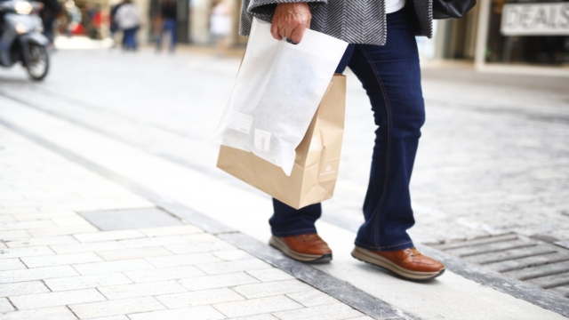 Τέλος το Black Friday, έρχεται το Cyber Monday: Πώς θα λειτουργήσουν τα μαγαζιά – Αναλυτικά το ωράριο