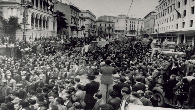 Σαν σήμερα 4 Δεκεμβρίου 1944: Η δεύτερη ημέρα των «Δεκεμβριανών» και η κήρυξη στρατιωτικού νόμου από τον Σκόμπι