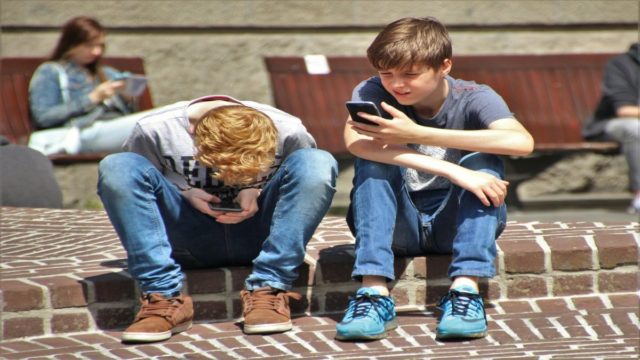 Kids Wallet: Περιορισμένη η πρόσβαση στα social media σε όσους είναι κάτω από 15 ετών