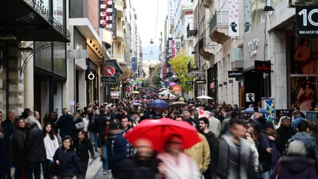 Εορταστικό ωράριο: Μέχρι πότε κάνετε ψώνια σήμερα (31/12) – Πώς θα λειτουργήσουν τα καταστήματα μέχρι τις 2 Ιανουαρίου