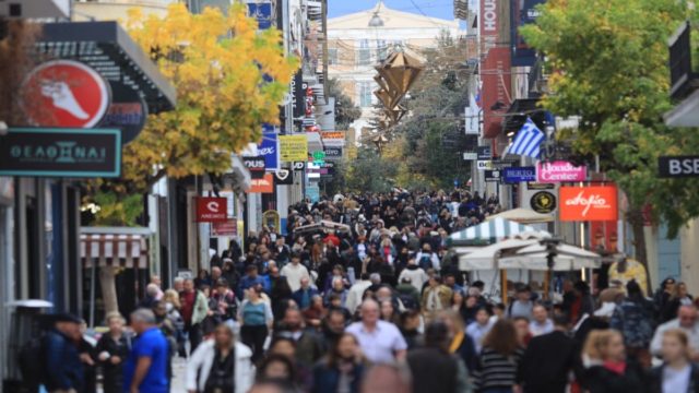 Εορταστικό ωράριο 2024: Ποιες Κυριακές θα είναι ανοιχτά τα καταστήματα και πώς θα λειτουργήσουν