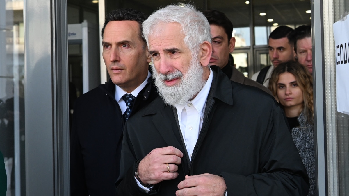 Επιστρέφει ο Πέτρος Φιλιππίδης! «Είμαστε γείτονες, τον συνάντησα και είπε…»