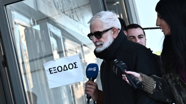 Έμαθε τα πάντα από τη γυναίκα του Φιλιππίδη για να τον…  κάψει στο δικαστήριο!