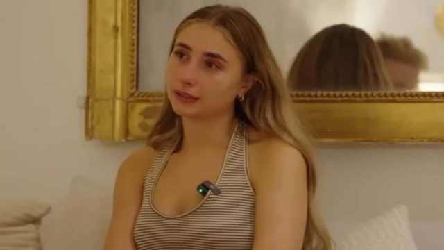 23χρονο Μοντέλο του OnlyFans έκανε σεξ με παραπάνω από 100 άτομα σε ένα 24ωρο: Νιώθει όμως απογοητευμένη και ξεσπά σε κλάματα – Τι συνέβη…