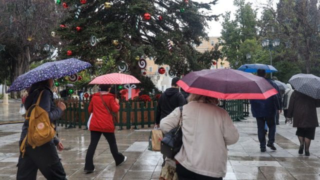 Καιρός σήμερα 10/12: Βροχές, καταιγίδες και κρύο – Αναλύουν Αρναούτογλου και Τσατραφύλλιας