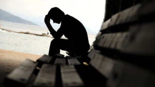 8 τρόποι με τους οποίους η κατάθλιψη επηρεάζει το σώμα μας