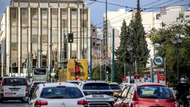 Live κίνηση 23/12: «Βράζει» το κέντρο της Αθήνας – Στο «κόκκινο» οι δρόμοι της Αττικής