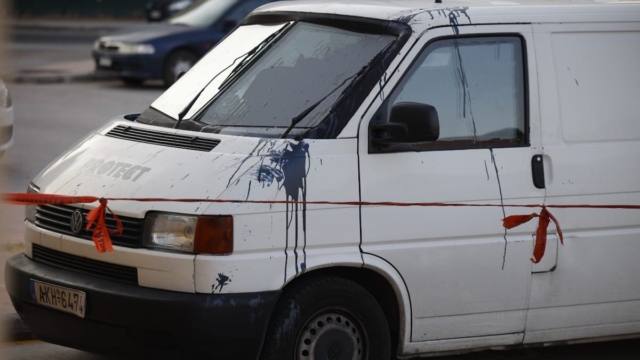 Λαύριο: «Πετάχτηκε κατά λάθος σακούλα με 140.000 ευρώ» – Πώς στήθηκε η ληστεία στη χρηματαποστολή
