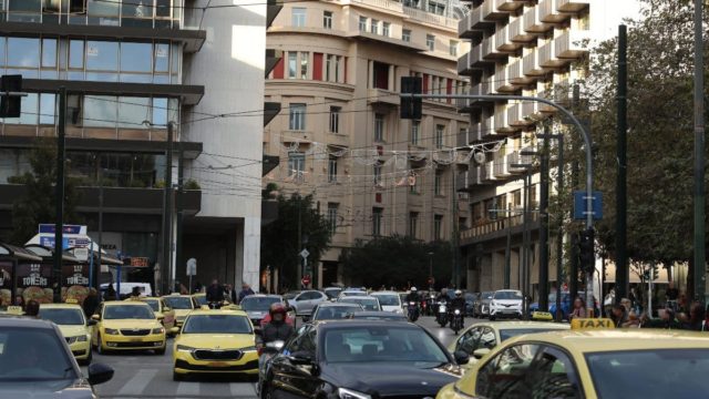 Live κίνηση στην Αθήνα (5/12): Πολλά τα… πάρκινγκ στην Αττική – Προβλήματα σε Κηφισό, Κηφισίας και Αττική οδό