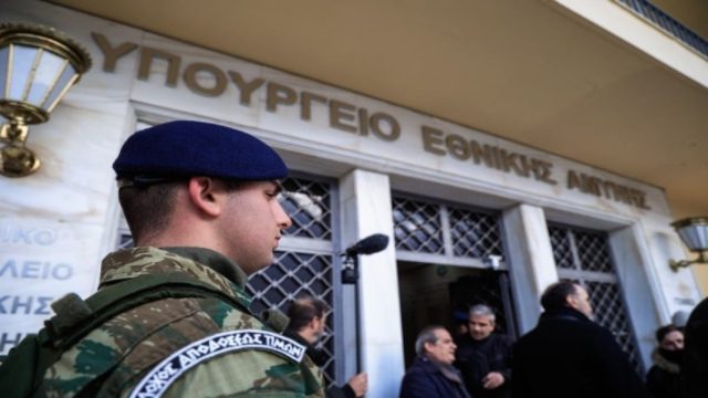 «Ξηλώθηκε» με εντολή Δένδια η ηγεσία του Υγειονομικού των Ενόπλων Δυνάμεων – Τι αλλάζει