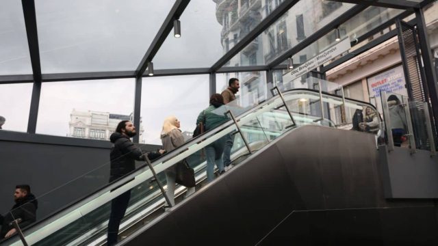 Προβλήματα με το Μετρό Θεσσαλονίκης: Ακινητοποιήθηκε συρμός εν κινήσει και κατέβασαν τους επιβάτες