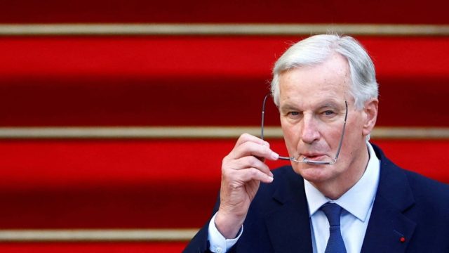 Πτώση της κυβέρνησης Μπαρνιέ: Υπερψηφίστηκε η πρόταση μομφής από Αριστερά και Λεπέν