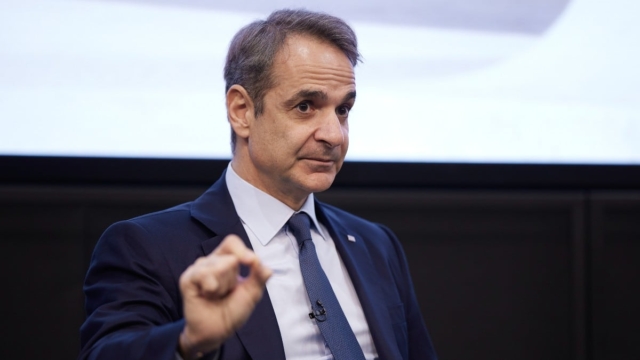 Οι ώρες του Μητσοτάκη στη Βρετανία: «Πολύ προχωρημένες» οι επαφές για τα Γλυπτά του Παρθενώνα – Τα μηνύματα του πρωθυπουργού για οικονομία και Τραμπ