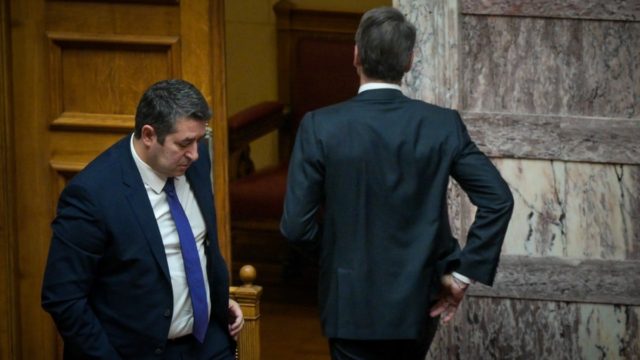 Ο Κυριάκος Μητσοτάκης αποχώρησε εσπευσμένα από το βήμα της Βουλής – «Αναπαύεται μετά από αυτό το επεισόδιο»