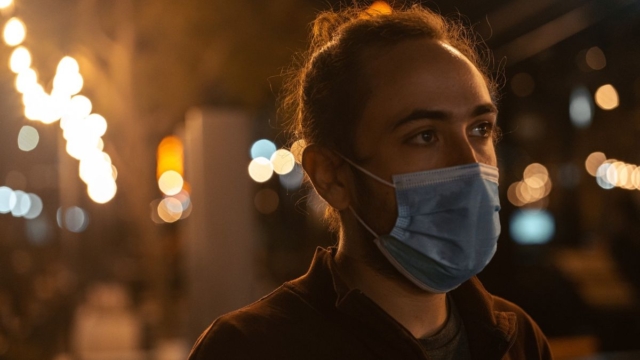 Νοροϊός: Σε καραντίνα για 2 ημέρες – Νέα απαίτηση «Μην βγαίνετε από τα σπίτια»