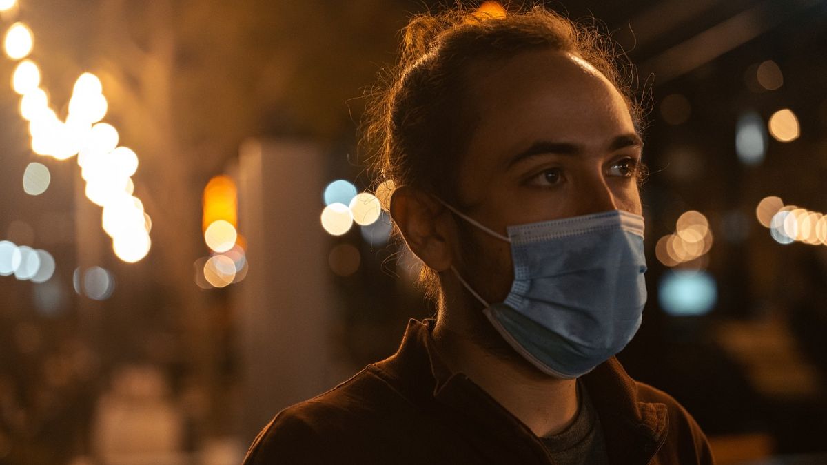 Νοροϊός: Σε καραντίνα για 2 ημέρες – Νέα απαίτηση «Μην βγαίνετε από τα σπίτια»