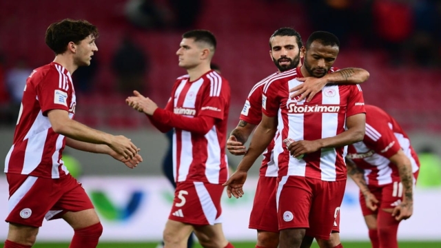 Ολυμπιακός – Λαμία 1-0: Ο Μαρτίνς έκρινε το ματς, κορυφή για τους «ερυθρόλευκους»