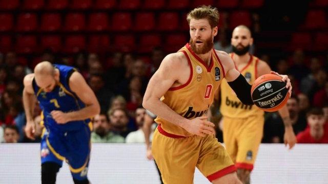 Ολυμπιακός – Λαύριο 87-77: «Καθάρισε» στο ΣΕΦ με Βεζένκοφ και Μενσά να αναδεικνύονται κυρίαρχοι