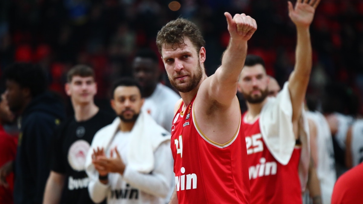 Ολυμπιακός – Βίρτους Μπολόνια 87-77: Επιστροφή στις νίκες με «καυτούς» Βεζένκοφ και Φουρνιέ