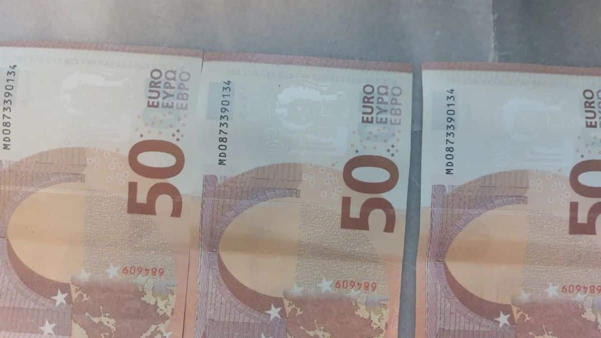 Δεν είναι μόνο τα ΑΤΜ, νέα απάτη με πλαστά χαρτονομίσματα: «Έκανα ανάληψη από το γκισέ της τράπεζας»