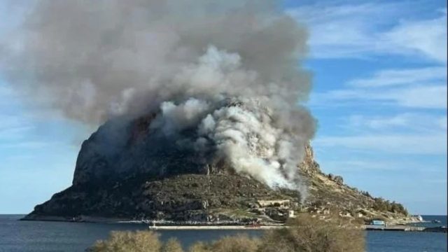 Φωτιά στη Μονεμβασιά – Σηκώθηκαν ελικόπτερα
