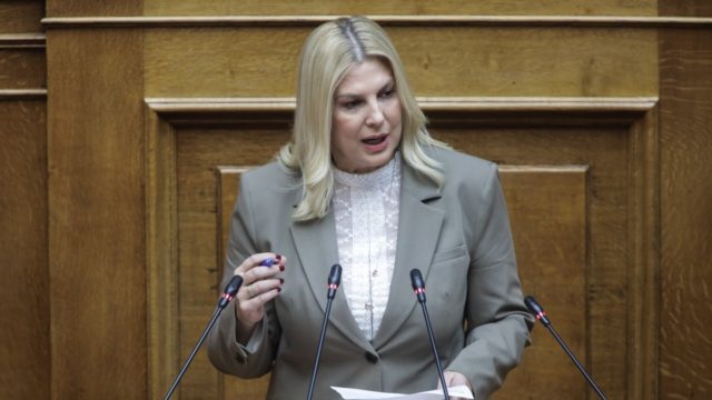 Ο τελευταίος να κλείσει την πόρτα στον ΣΥΡΙΖΑ: Ανεξαρτητοποιήθηκε και η βουλευτής Ράνια Θρασκιά