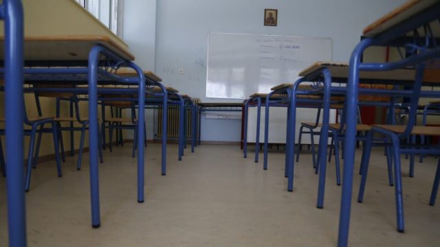 Σάλος στο Μαρκόπουλο: Συνέλαβαν καθηγητή που τσακώθηκε με μαθητή… για ένα μπαλόνι