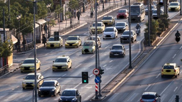 Τέλη κυκλοφορίας με τον μήνα το 2025: Πότε ανοίγει το mycar για την καταβολή τους – Βήμα βήμα η διαδικασία