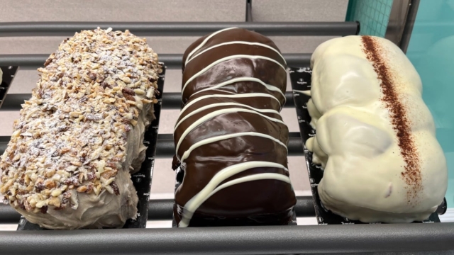 Αυτά είναι τα πιο λαχταριστά και ωραία τσουρέκια της Αθήνας – Πού θα τα βρείτε; Βίντεο 