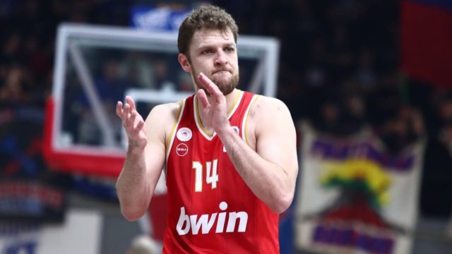 Πανιώνιος – Ολυμπιακός 78-84: «Διαστημικός» Βεζένκοφ και άμυνα χάρισαν πολύτιμη νίκη