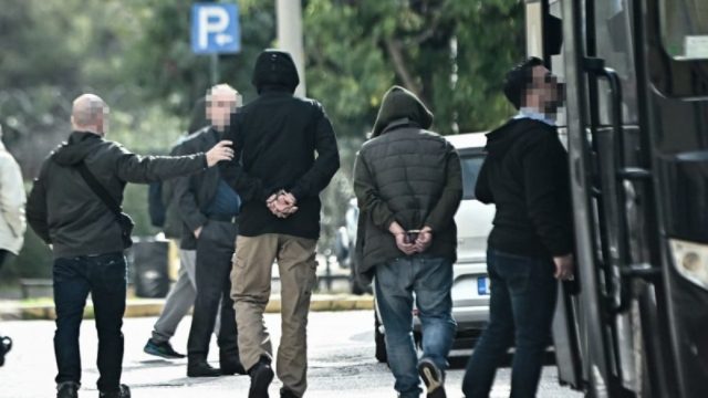 Κύκλωμα προστασίας: Εμπλέκεται γιος πασίγνωστης αστρολόγου στην υπόθεση;