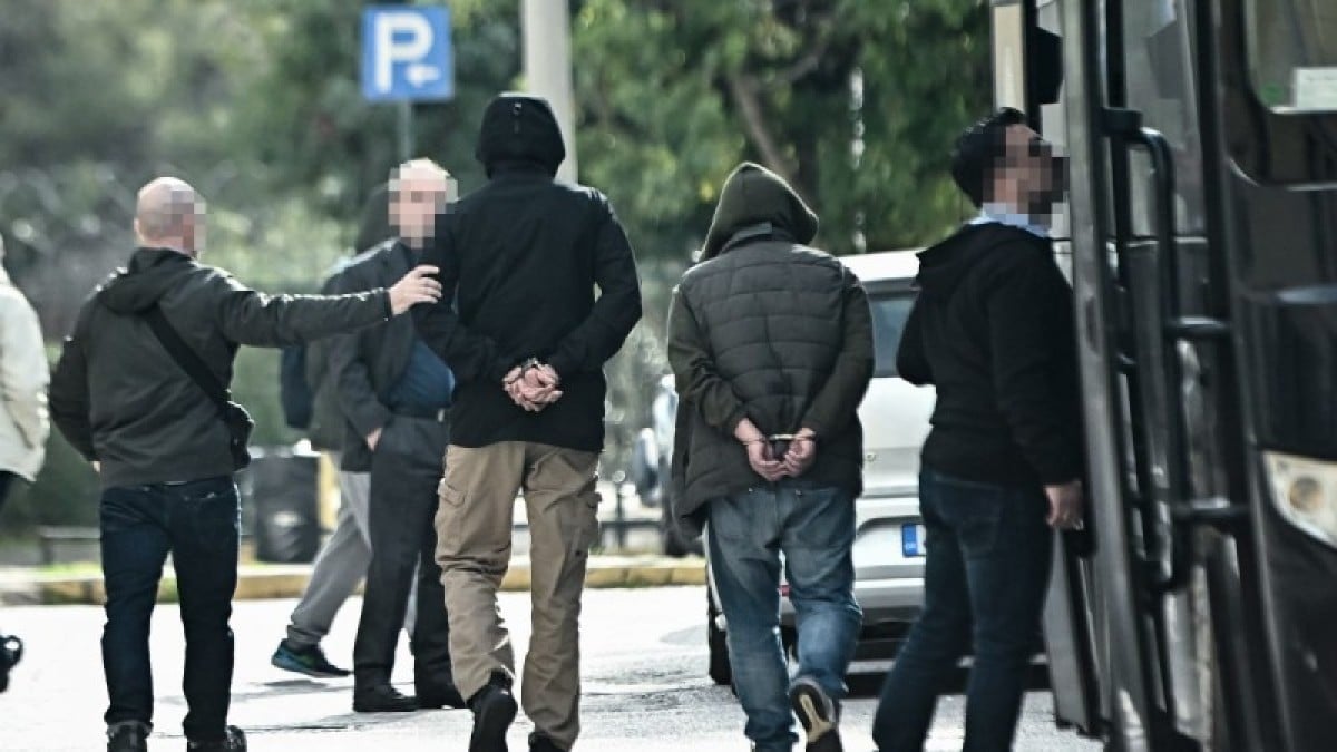 Κύκλωμα προστασίας: Εμπλέκεται γιος πασίγνωστης αστρολόγου στην υπόθεση;