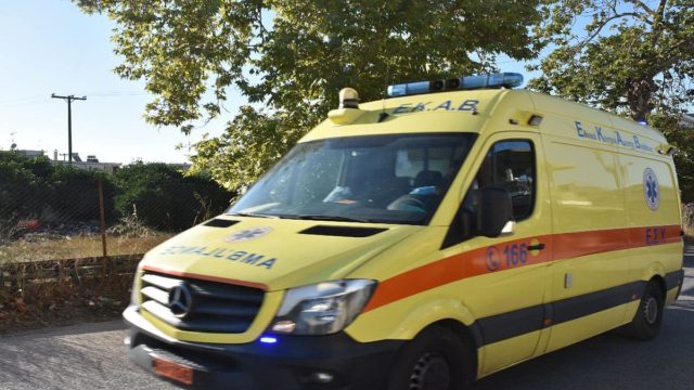 Σοβαρό τροχαίο στην Ηλεία – Λεωφορείο παρέσυρε 72χρονη πεζή