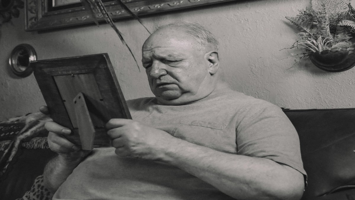 Άνοια: Ποιοι άνθρωποι κινδυνεύουν περισσότερο; Μπορεί να νοσήσεις ακόμα και από τα 40 σου