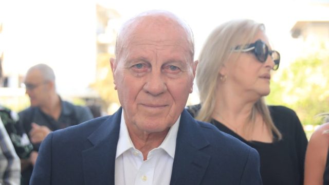 Μίμης Δομάζος: Δεν το βάζει κάτω ο «Στρατηγός» – Η δίωρη ανακοπή και η νόσηση με Covid