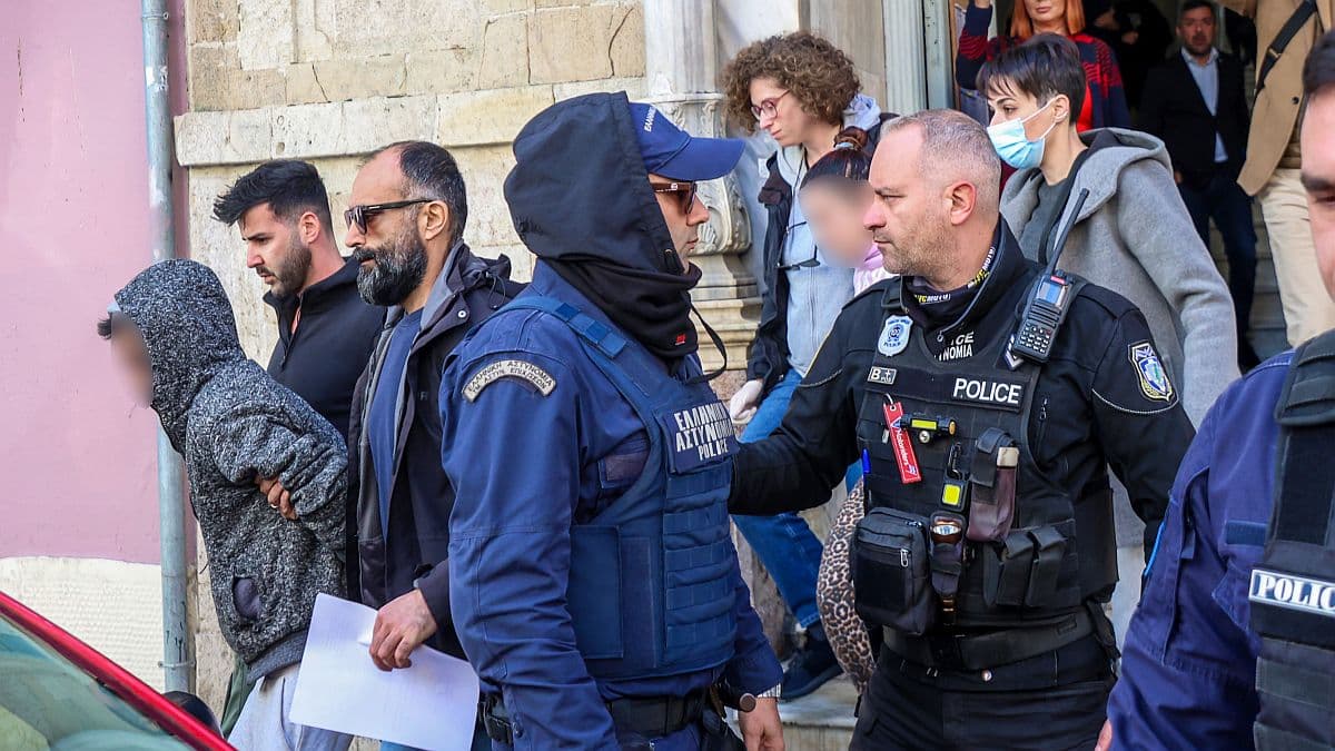 «Ζήλευε τη σχέση που είχα με το παιδί της, τον έκαιγε με αναπτήρα»: Ο πατριός δίνει την μάνα για τον ξυλοδαρμό του 3χρονου