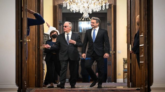 Τα διεθνή ΜΜΕ «δικάζουν» τον Μητσοτάκη για την επιλογή Τασούλα – «Συντηρητική κίνηση, μία επιλογή χωρίς ρίσκο»