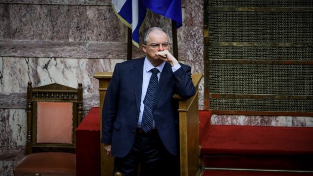 Ο νέος Πρόεδρος της Δημοκρατίας είναι… χιουμορίστας: Οι ατάκες που «έγραψαν» ιστορία μέσα από τα έδρανα του κοινοβουλίου