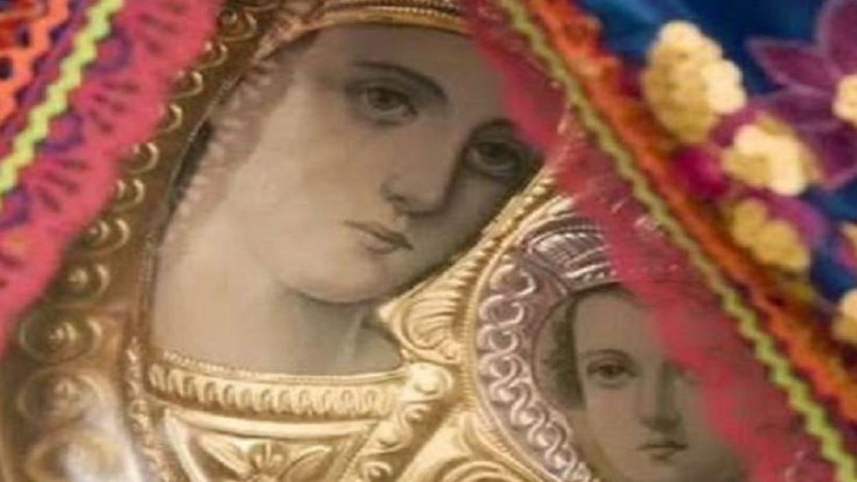«Να διαβάζεις τους Χαιρετισμούς καθημερινά. Η Γερόντισσα λέει ότι κάνουν θαύματα»