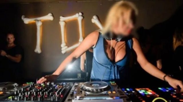 Καλύβια: Ερευνάται η DJ Μικαέλα για σύνδεση με το «πλυντήριο του Αζερμπαϊτζάν» – Διατηρούσε πολυτελείς κατοικίες και επένδυε σε κλαμπ