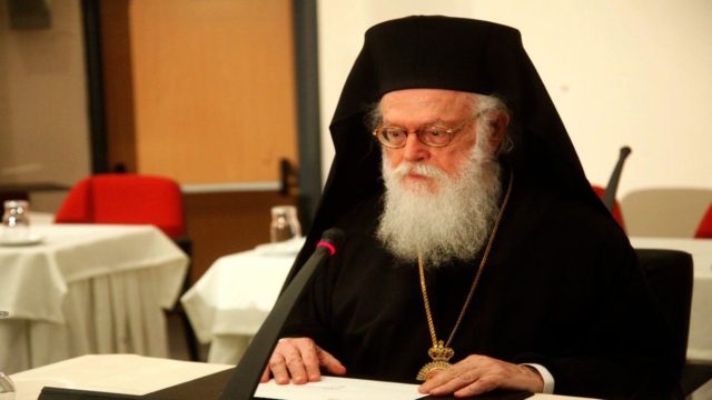 Αρχιεπίσκοπος Αλβανίας Αναστάσιος: Ξεκίνησε η διαδικασία αποσωλήνωσής του