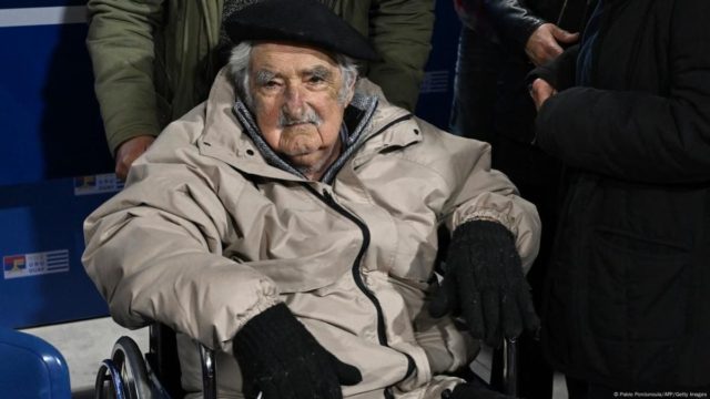 Χοσέ Μουχίκα: Πεθαίνει από καρκίνο ο πρώην πρόεδρος της Ουρουγουάης- «Να με θάψετε στον κήπο, δίπλα στη σκυλίτσα μου»