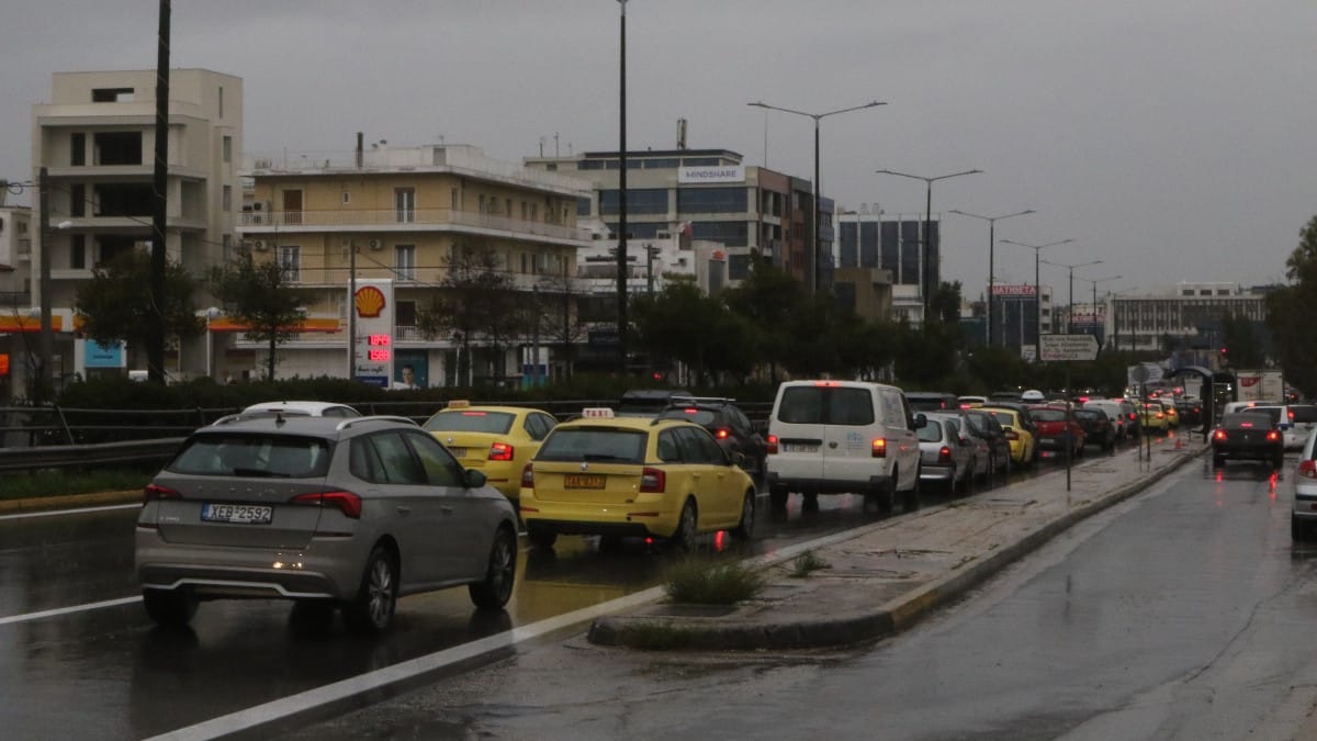 Live κίνηση 27/1: Ξεκίνημα εβδομάδας για… υπομονετικούς – Οι περιοχές της Αττικής που βρίσκονται στο «κόκκινο»