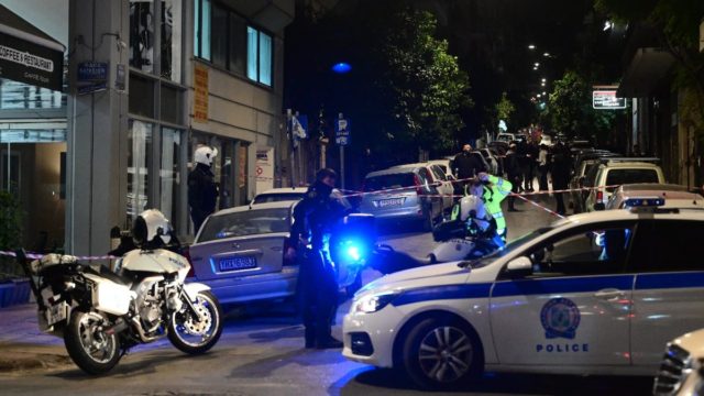 Θανατηφόρο τροχαίο στην Αγία Παρασκευή: Χωρις δίπλωμα και ΚΤΕΟ ο οδηγός της μοτοσικλέτας που σκότωσε πεζό και τον σκύλο του