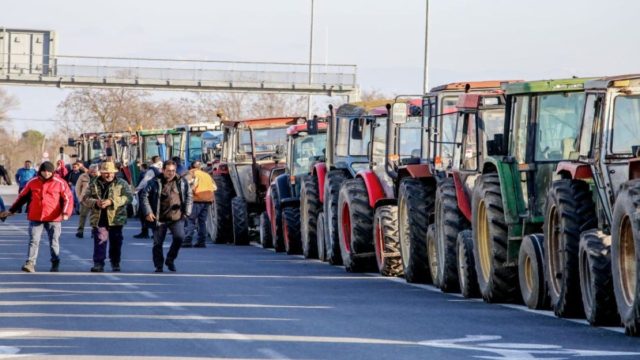 Στους δρόμους οι αγρότες έτοιμοι για μπλόκα – Ποια είναι τα αιτήματά τους