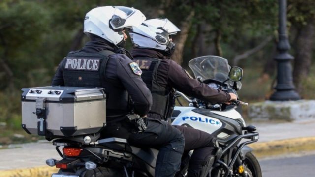 Απίστευτο σκηνικό στην Καβάλα: Ανήλικος πυροβολούσε από ταράτσα με το όπλο της μητέρας του