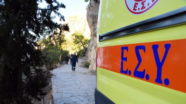 Τραγωδία στην Φθιώτιδα: Νεκρός 70χρονος οδηγός από ανακοπή σε κεντρικό δρόμο της Αταλάντης