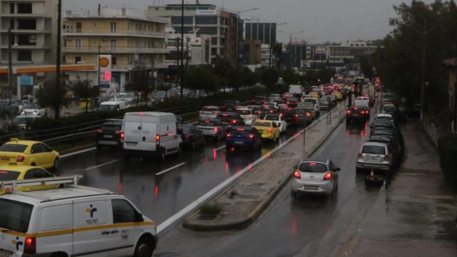 Live κίνηση 22/1: Μεσοβδόμαδο… πάρκινγκ στην Αττική – Στο «κόκκινο» όλες οι βασικές οδικές αρτηρίες