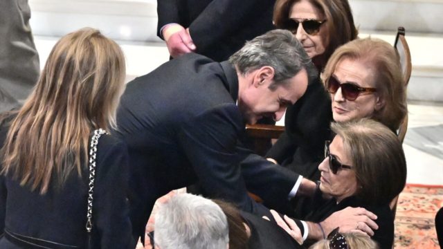 Ανατροπή με την αποποίηση της σύνταξης του Κώστα Σημίτη από τη σύζυγό του, Δάφνη – «Είναι μια βιοποριστική ανακούφιση»